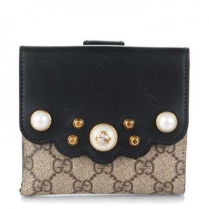 Gucci 100% Authentic Pearl Stud wallet NWOT